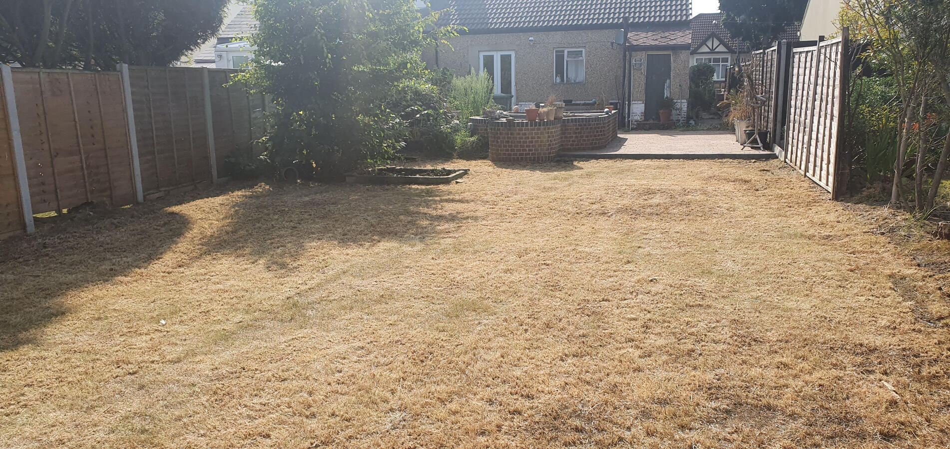Garden Tidy in Drayton One-off garden maintenance visit in Drayton, Portsmouth. A garden tidy ready for house sale.